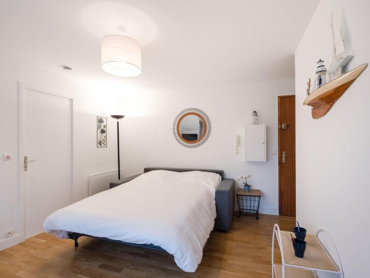 Apartment In A Residence By The Sea Port-en-Bessin-Huppain Bagian luar foto